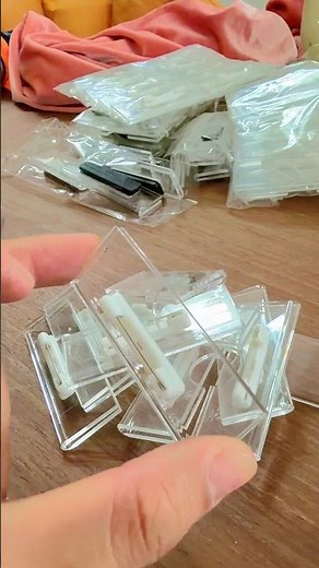 Bảng tên nhân viên mica giá rẻ - Ghim cài áo