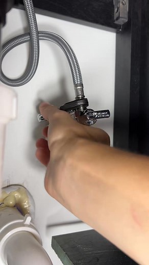 This Micro Stubby is perfect for supply lines. #pipevise #plumbing #hvac | Pipevise Plumber