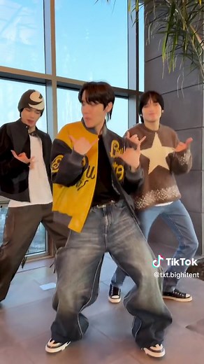 Cuando Jhope se encuentra con TXT: Happy Fools Highlights