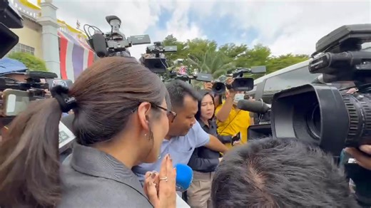 Pinthongta Visits Thaksin in Prison, Expresses Concern Over Father's Health | Khaosod English