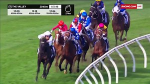 He's back!! Harbour Views puts them away at ease, a very impressive winner at The Valley. 👀 | Racing.com