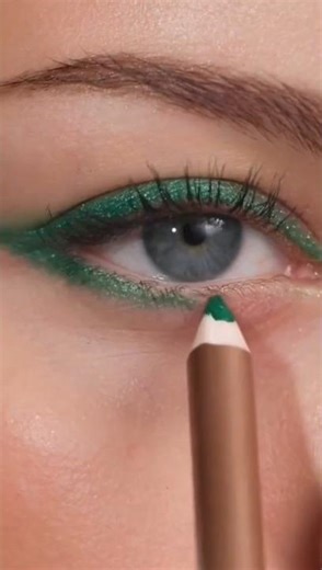 simple green eye shadow colour