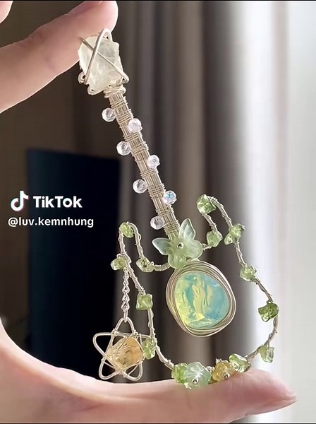 Đàn Ghi-Ta Từ Đá Năng Lượng: Một Ý Tưởng Quà Tặng Độc Đáo