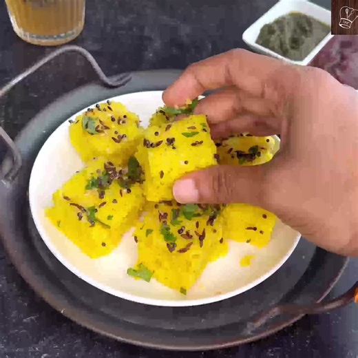 Khaman Dhokla | Instant besan Dhokla https://traditionallymodernfood.com/khaman-dhokla-recipe/ https://youtu.be/rgO_XvRcf4I | Traditionally Modern Food