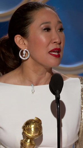 🥰 Sandra Oh making history at the Golden Globes will never not be tear-jerking, especially with her touching tribute to her parents #GoldenGlobes #80thGoldenGlobes #GoldenGlobes2023 #SandraOh