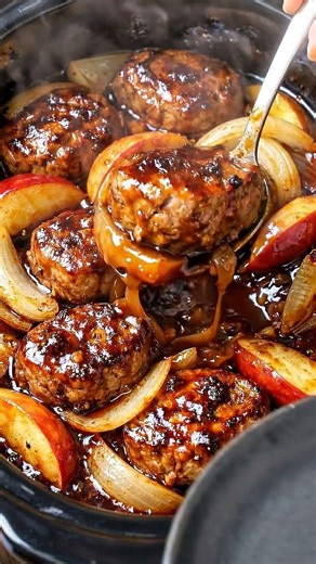 Slow-Cooker Glazed Apple Pork Patties 🍏.#porkpatties #slowcookerrecipes #crockpotmeals #comfortfood