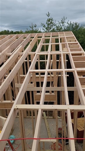 "La recompensa del trabajo bien hecho es la oportunidad de hacer más trabajo bien hecho.". | Casas de madera y planos