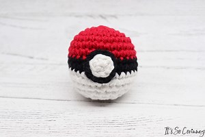 Pokémon Ball Crochet Pattern - It's So Corinney