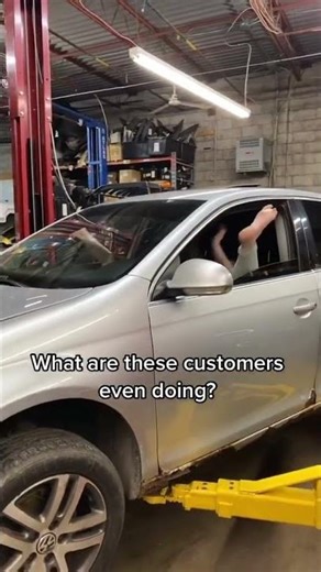 Lots of room in the front seat 😍🙈#mechaniclife #mechanic #carrepair