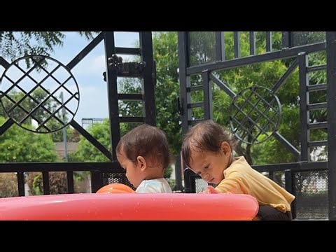 🚣‍♂️🏄‍♂️TWINS IN POOL😍🚗❤️ #funnybabyvideos #thetwinshustle