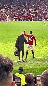 WOW! Just seen this clip of Casemiro desperate to get back on the pitch. Man Utd hit the jackpot with this guy. His mentality and passion is unbelievably insane 🤯❤️ | BenchWarmers
