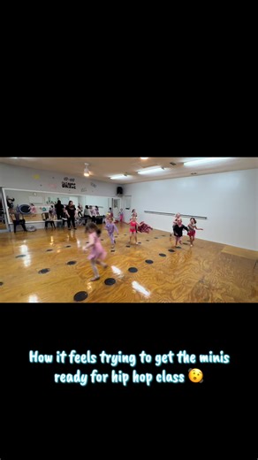 The minis keep us on our toes 🤭 #cda #callahandanceacademy #studiolife #danceclass #callahanfl