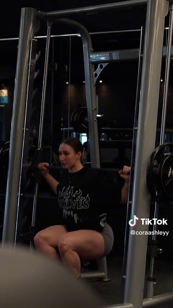 Quad Workout: Smith Machine Leg Day Exercises