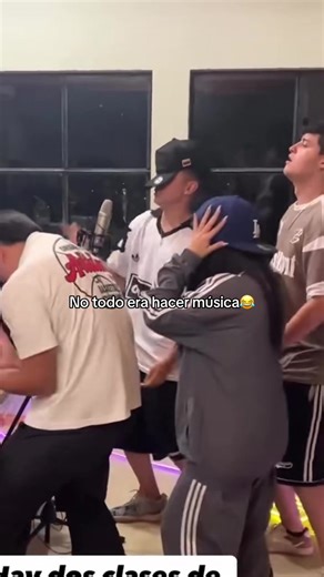 Viaje Musical: Conectando con Amigos y Recuerdos