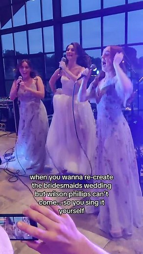 🤍 #bridesmaids #holdonforonemoreday #holdonchallenge #wilsonphillips #bridesmaidstiktok