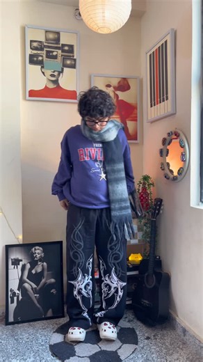 Ayan🌀 on Instagram: "Gothic design sweatpants || comment for the links nd follow for more 🤌🏻🌷 . . . . . . #gothicfashion #streetwear #baggysweatpants #winterfinds #myntrafinds #winterfashion #reels #reelitfeelit #reelkarofeelkaro #reelsinstagram"
