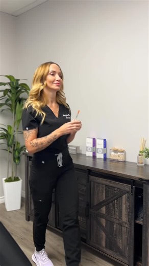 NURSE SARAH • Advanced Cosmetic Nurse Injector on Instagram: "Thankfully! ;) AI could never do what I do. It cannot read facial movement in real time. It cannot feel the muscle, adjust the plan, or know when subtle beats more. It cannot create balance, precision, or that natural look that still feels like you. And it definitely cannot bring the vibe. This work takes skill, experience, intuition, and a human touch. . Botox Newmarket, lip filler Newmarket, aesthetic nurse injector, glow up treatme