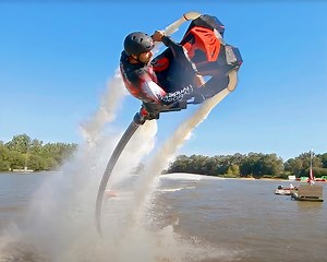 When Hoverboard Meets Jet Ski, You Get the Self-Balancing Zapata Flyride