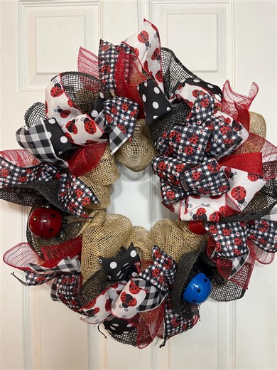 Lady Bug Wreath/ Black and Red Wreath - Etsy