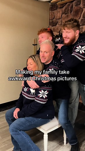 Awkward Family Christmas Photoshoot Fun