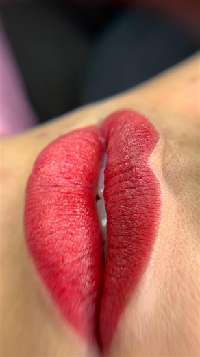 Katherine Gil *PMU on Instagram: "Mi aliada para ejecutar este tipo de procedimientos sin margen de error: Biomaser P90 Pro 💎 @biomaserofficial @biomaser.colombia Potencia, estabilidad y control absoluto para lograr resultados uniformes y duraderos. Porque cuando la técnica es correcta y la herramienta es la indicada, el resultado se nota 🔥 📲 ¿Quieres aprender a dominar el full color en labios o agendar tu procedimiento? Escríbeme por DM y te cuento cómo llevar tus resultados al siguiente niv