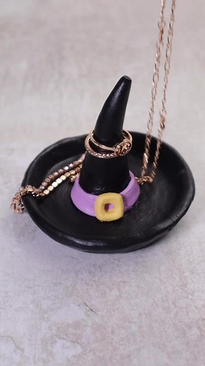 How to Make a Witch’s Hat: Halloween Clay DIY