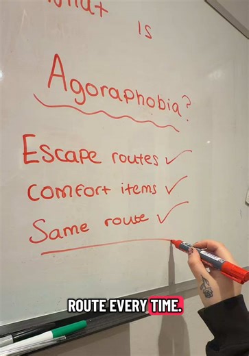 What is agoraphobia? 💭 (ft my bad whiteboard skills) It isn’t the typical “I’m scared to leave the house”, it’s a complex disorder that means you fear the feeling of fear itself. It’s also about your behaviour when you do leave the house, like planning every detail or avoiding certain triggers🌱 For me, that looked like panic attacks and health anxiety. I was housebound with agoraphobia and then eventually became high-functioning. I was exhausted 🥹 I hope this helps spread some awareness that 