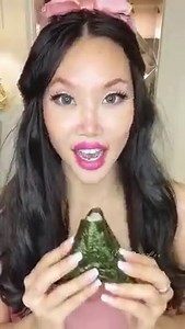 1.6M views · 7.9K reactions | How to Eat #Onigiri  Japanese equivalent to the sandwich, these can be tricky to open! | Vindy Lee | Facebook