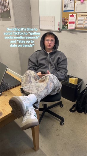 Scrolling is tough work, don’t let anyone tell you otherwise! #fyp #marketing #intern #officelife #screeneze