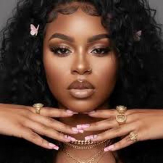 Woman’s Glow - Yunna Serene: Song Lyrics, Music Videos & Concerts