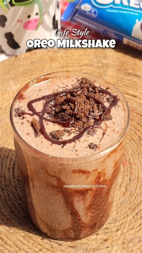 Yummiest Oreo Milkshake 😍 #shorts #ytshorts #oreo #oreomilkshake #milkshake #summerdrink #viral