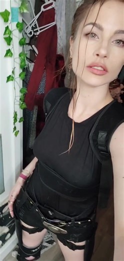 Replying to @thecostas2 just a lil CLara Croft hehe 👀 #laracroftcosplay