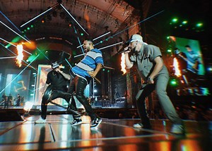 WATCH: Wisin y Yandel Bring Out Romeo Santos in Mexico City