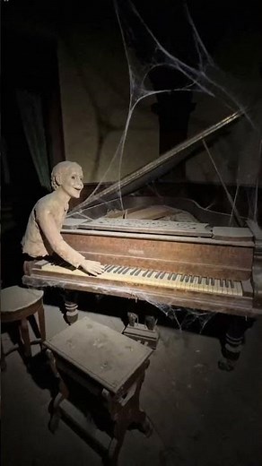 Exploring the Abandoned Wax Museum