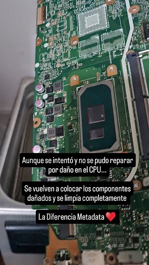 Entendemos que los clientes querrán una segunda o tercera opinión y aunque nosotros ponemos todo el esfuerzo, hay algunas cosas que no podemos reparar.. Y aunque el cliente puede no abrir su computadora despues, eso no significa que ... ⛔️ Le vamos a entregar una placa sucia llena de flux ⛔️ Entregar componentes como PCH o CPU o fuentes "en la mano" al cliente ⛔️ Sacar componentes que nos pueden servir a nosotros ya que "el cliente seguro va a comprar otra" ✅️ Debemos tratar de dejar todo como e