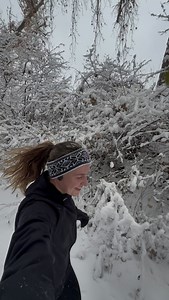Magical 3.5 miles run through the snow ❄️✨ Honestly couldn’t stop smiling even tho the snow was getting in my eyes Also tested out my new shokz headphones and I loved them. I never really run with music because I like to be present and aware but these headphones made it possible todo both ☺️ #athlete #snowyrun #runner #fitness #training #gymgirl #hybridathlete #movementismedicine #motivation #atmovementlab #run | Anya Turner