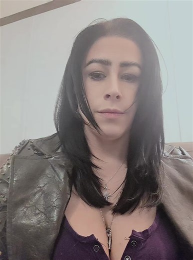 Jules (@julilarrabee)’s videos with original sound - Jules