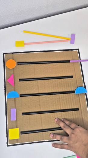 Aprende las figuras geométricas. Une cada figuras geométricas en su lugar correcto. #AprendoEnCasa #Handmade #maestrascreativas #kidsactivities #education #MotherLove | El libro de Sam