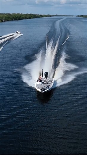 That’s not just speed. That’s Mercury power in motion. 💨 #MercuryEngine #MercuryOutboards #GoBoldly #MercuryMarineAsia #MercuryMarine #Lifestyle | Mercury Marine Asia