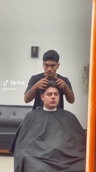 Davi Nucci: Quando o Barbeiro É Mais Rápido Que o Cliente