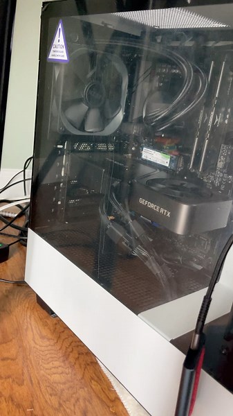 PC isn’t turning on and makes clicking sound when you press the power button
