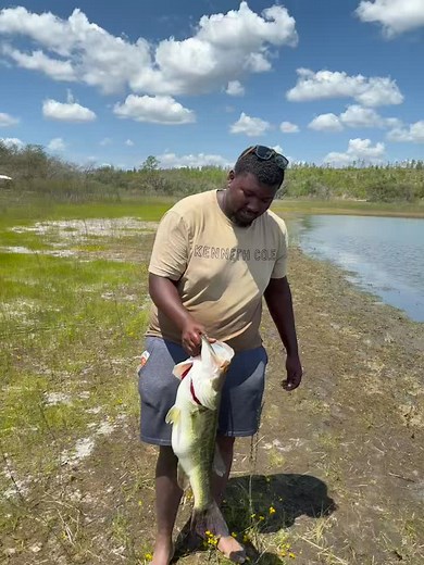 10 pound club🤙🏾 caught this monster near Panama City beach #fishing #bassfishing #largemouthbass #freshwater