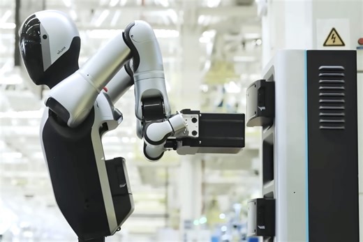 Walker S2 - The World's First Humanoid Robot Capable of Autonomous Battery Swapping