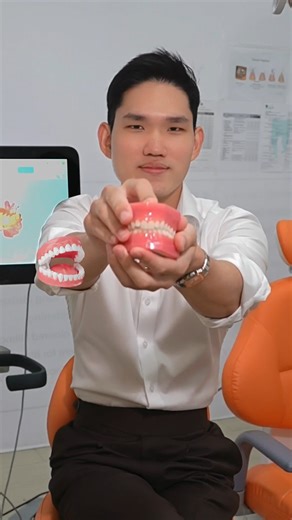 🦷 Why Your Bite Matters Did you know your bite affects more than just your smile? An uneven bite can lead to tooth wear, sensitivity, and even long-term damage over time. 👨‍⚕️ Dr. Ian Chung from Q & M Dental (Havelock) shares why your bite is key to maintaining a healthy smile — and how a 3D Bite Scan can help detect issues early. 👉 Take charge of your oral health — Book your 3D Bite Scan today and keep your smile strong and healthy! ✨ #QandMDentalGroup #QandMHavelock #OralHealthMatters #Heal