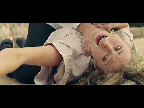 Estella Warren strangled