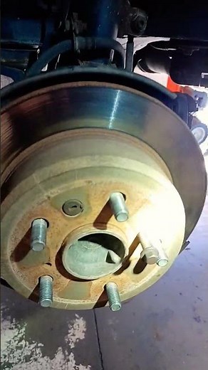 DIY BRAKES HOW TO DO REAR BRAKES (2005 camry brakes)