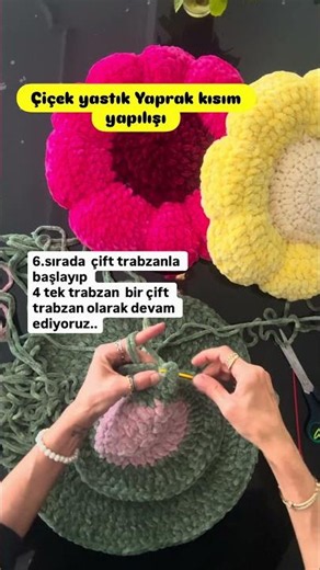 Çiçek yastık yapımı.. #keşfet #crochetcrosai #knitting #knit #handmade #örgü #kırlent #keşfet