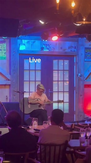 Kaki King Live: Bone Chaos In The Castle. #acousticguitar #livemusic #guitarist