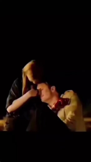 Loria on Instagram: "雪天出租无人机给大棚和厂房除雪，多地飞手称生意火爆 近两日，河南、安徽、江苏、湖北等多省出现降雪。对于蔬菜塑料大棚和车间厂房来说，除雪成为当务之急，无人机除雪生意随之变得火爆。 1月20日，安徽宿州一家无人机飞手服务公司的工作人员向记者介绍，他们既可以为种植蔬菜的塑料大棚除雪，也可以为厂房除雪，同时还兼营道路除雪的业务，“平均算下来一个塑料大棚除雪的价格在200块钱左右，飞手现场去看，面积大的就贵一些，面积小的就便宜一些。” 上述工作人员表示，这几天咨询除雪业务的人非常多，无人机除雪方式主要分为三种，一种是完全靠无人机叶片扇动除雪，另一种是在无人机上再加装吹雪设备，这样除雪效果更好，还有一种方式是喷洒融雪剂除雪。该工作人员表示，无人机除雪比纯人工除雪效率高得多。 河南许昌的一位飞手介绍，一下雪他们就有干不完的活，其业务主要集中在蔬菜大棚除雪和大车间厂房棚顶除雪，“（塑料大棚）除雪我们这是300块钱一个小时。” 河南驻马店的一位飞手向记者介绍，无人机除雪价格并不固定，行情波动很大，价格有的是以除雪面积来算，有的则是以小时来算。“天那么冷，还是在户