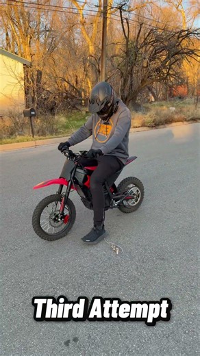 Do pit bikes have the best braking performance?? #emoto #yozmain10 #surron #talaria #brakes #pitbike